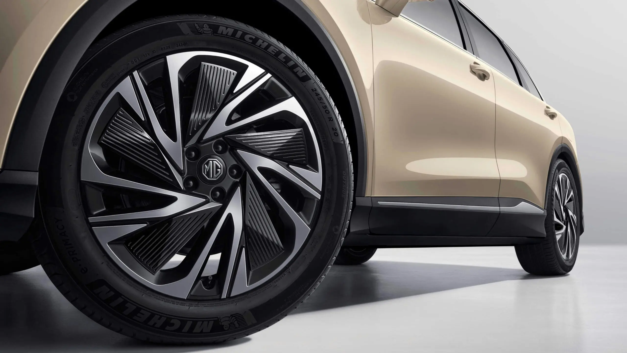 MG S9 – jazda / płynna moc 299 PS