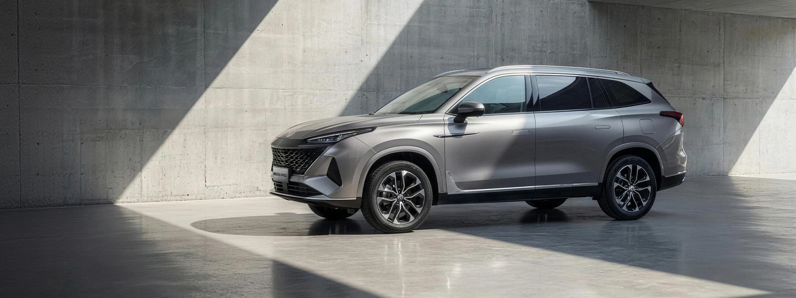 MG S9 Plug-in Hybrid – hero shot (widok 3/4)