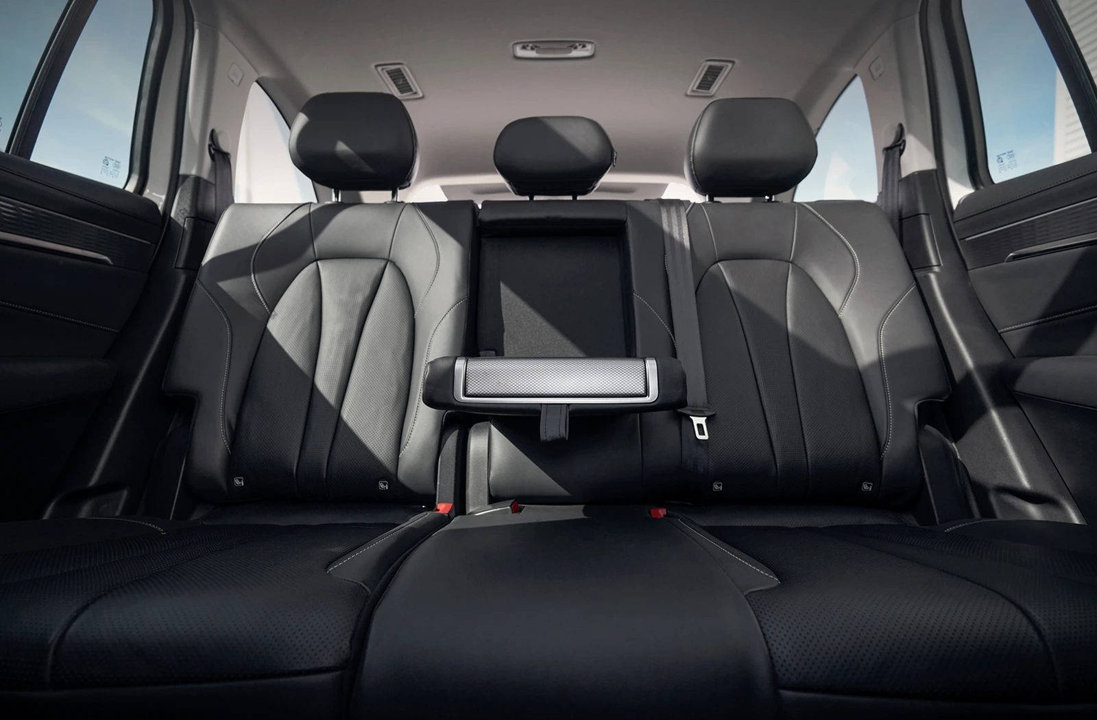 MG S9 – 7 pełnowymiarowych siedzeń / 3 rzędy
