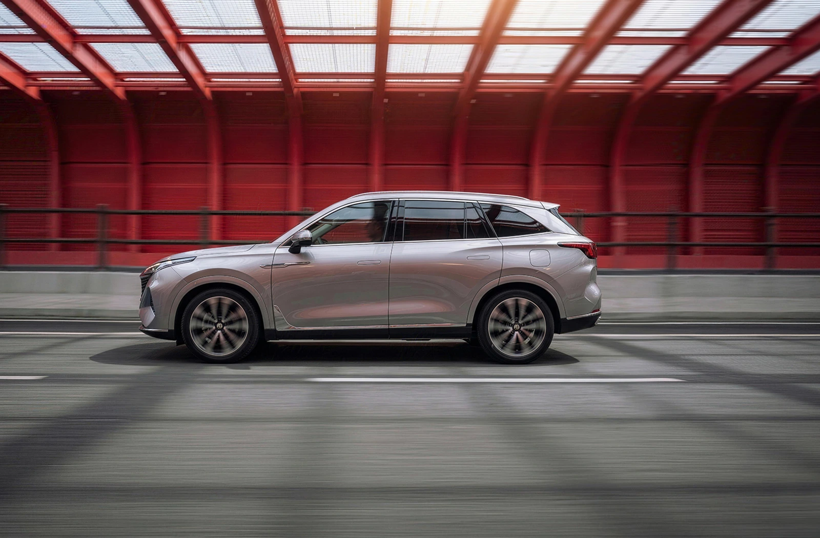 MG S9 – jazda / płynna moc 299 PS